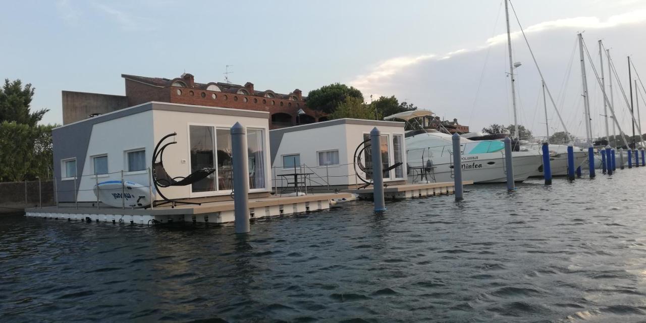 Marina Degli Estensi Floating Resort Лідо-дельї-Естензі Екстер'єр фото