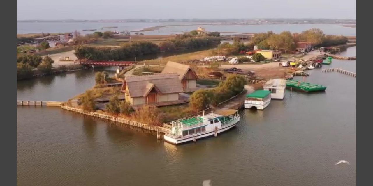 Marina Degli Estensi Floating Resort Лідо-дельї-Естензі Екстер'єр фото