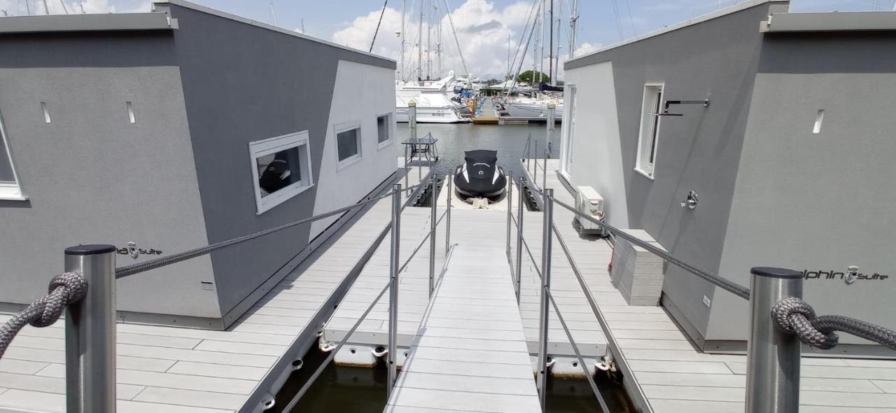Marina Degli Estensi Floating Resort Лідо-дельї-Естензі Екстер'єр фото