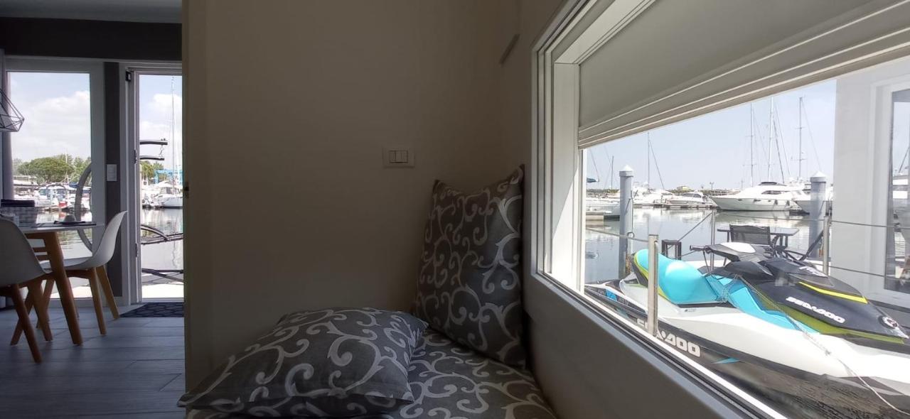 Marina Degli Estensi Floating Resort Лідо-дельї-Естензі Екстер'єр фото